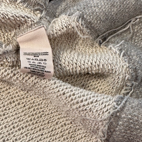 Free People mock, turtleneck, sweater, pull over size medium‎ - Picture 9 of 10